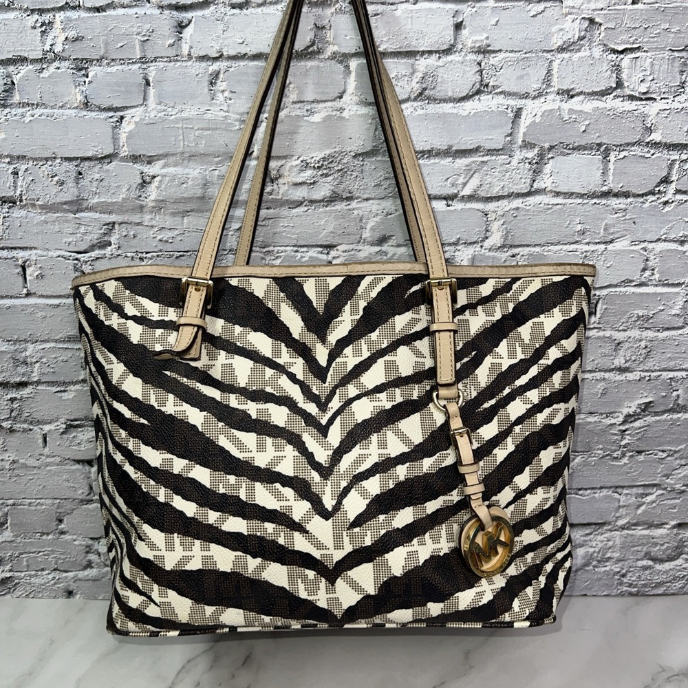 MICHAEL KORS Jet‎ Set Small Travel Tote Brown Signature Tiger Stripe PVC